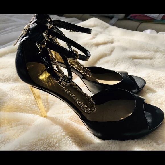 Guess by Marciano Peeptoe Pumps - Picture 3 of 4